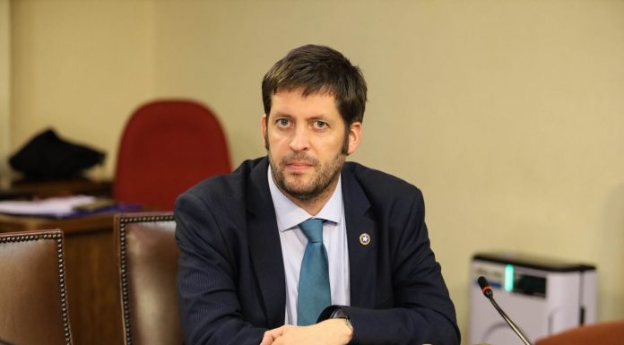 Diputado Irarrázaval acusa irregularidades en Cuenta Pública 2025 de El Monte: Informe de 270 páginas fue presentado en menos de cinco minutos