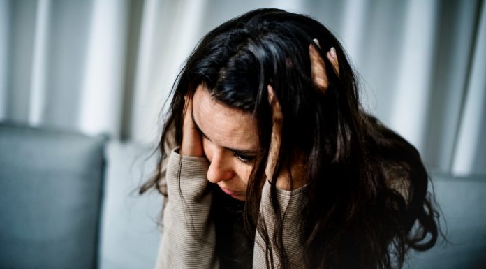 Más ansiedad, menos recursos: El desafío pendiente de la salud mental en Chile