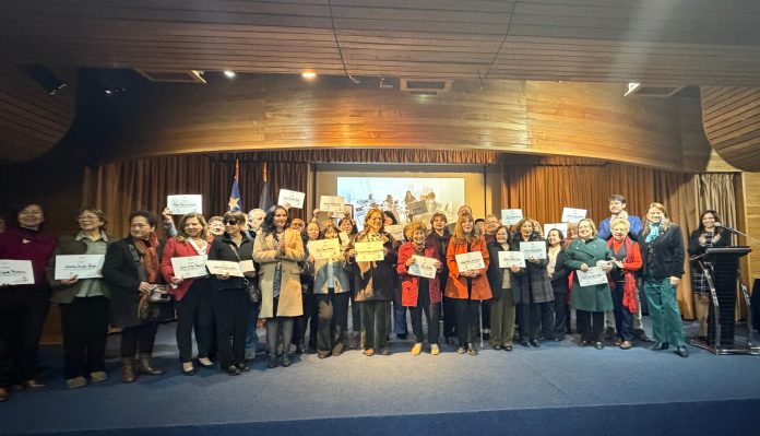 Estudiantes Universidad de la Experiencia de la Facultad de Ciencias de la Salud.jpg