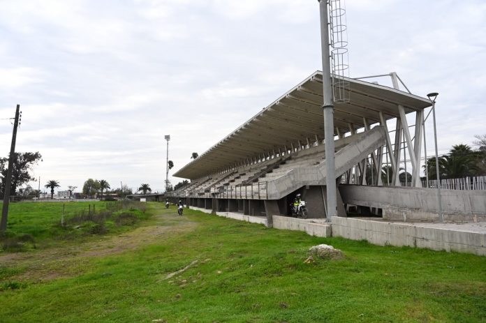 ESTADIO MELIPILLA (2)