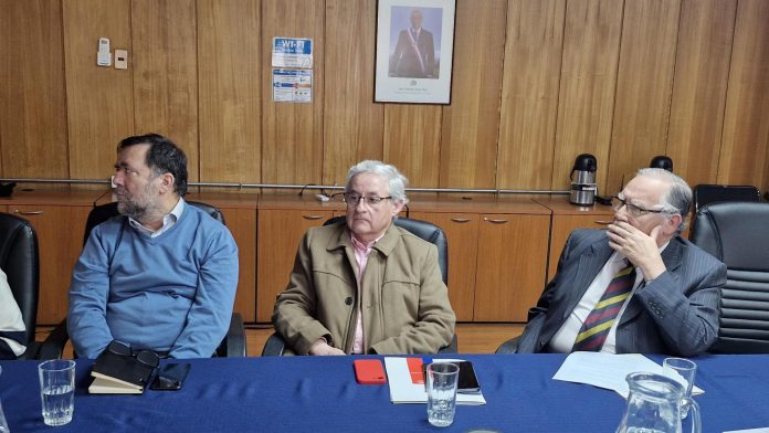 Mesa-avena-2026-ministro-Campos-director-Farías