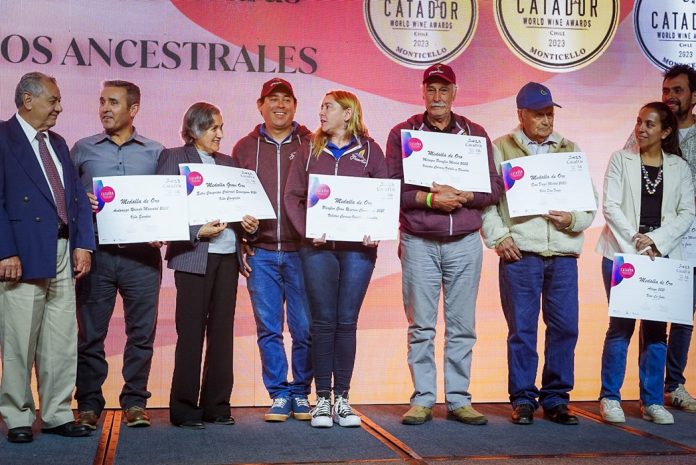 Viñateros premiados en CatadOr 2023 Archivo INDAP
